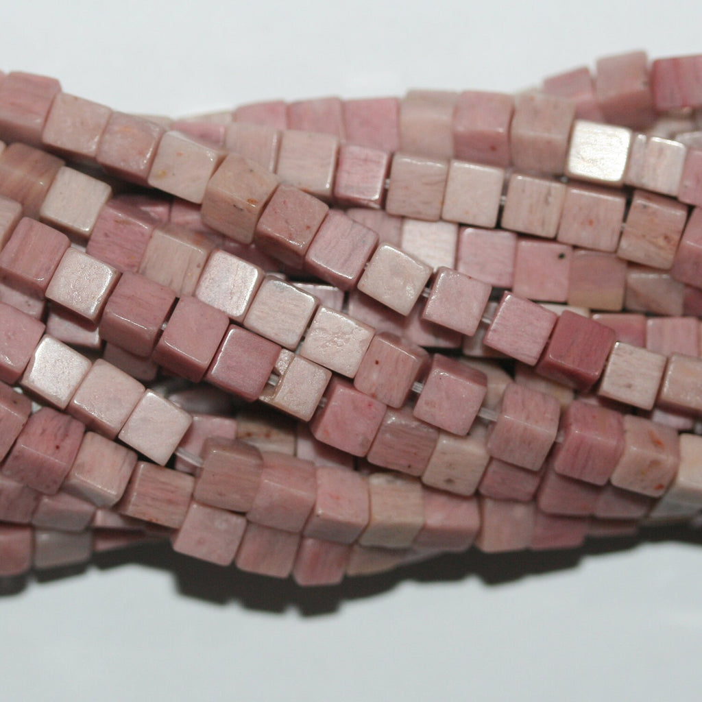 Perles cubiques lisses en rhodonite St de 15 pouces, 4 mm, brin de 39 cm.