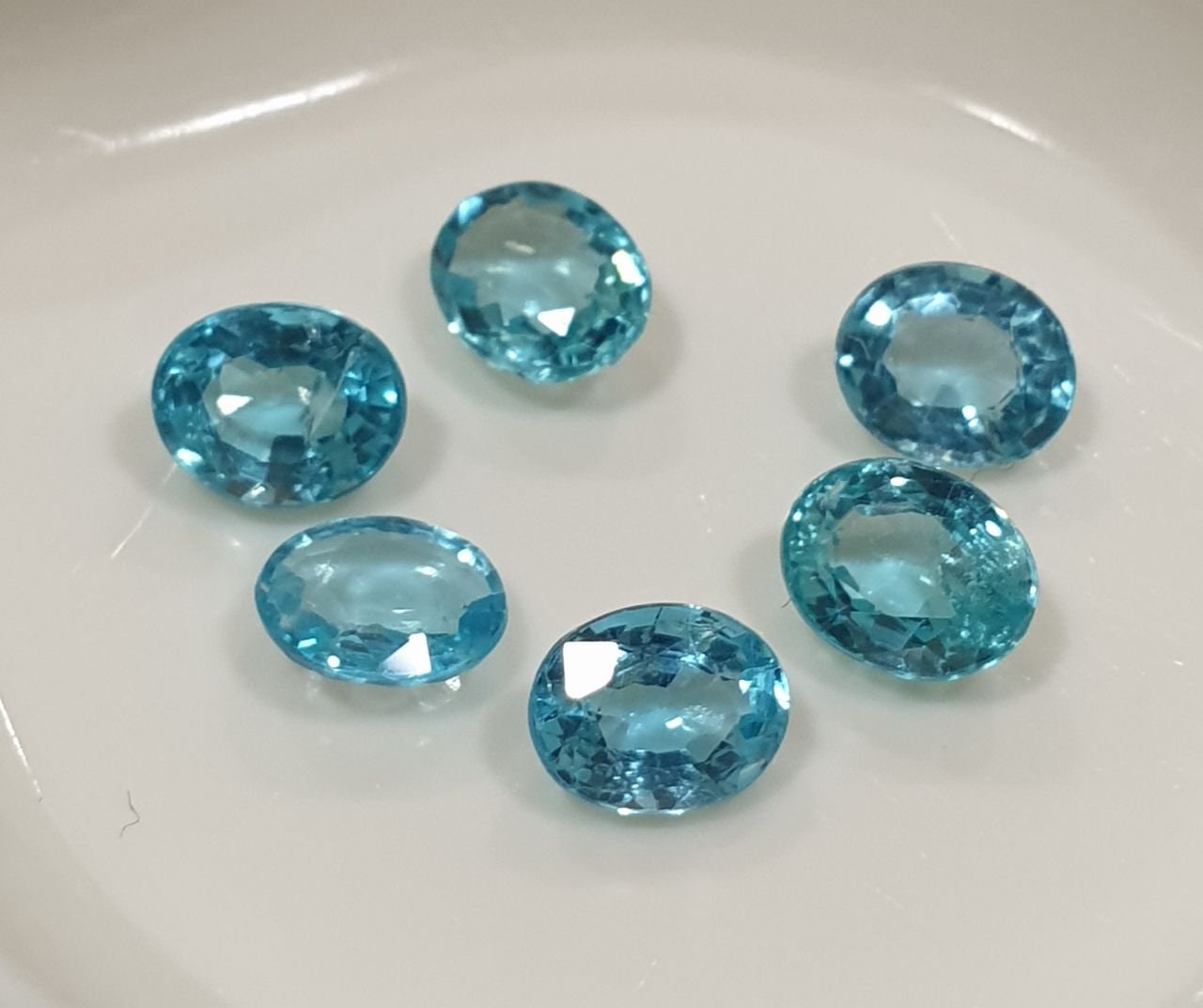 Lote de 6 apatitas azul verdosas facetadas ovaladas de 5 x 4 mm - Paquetes de piedras preciosas - Piedras sueltas al por mayor - Gemas naturales