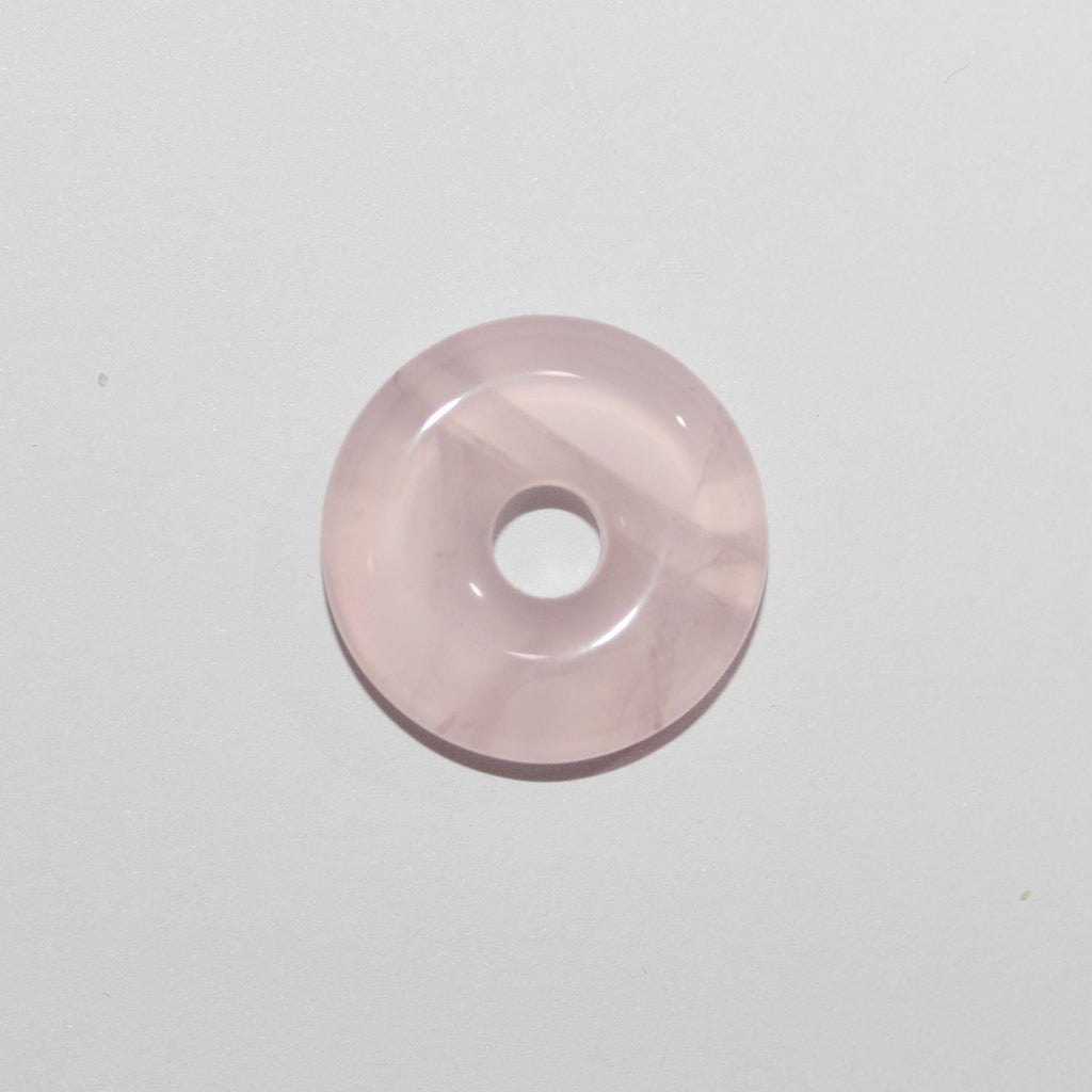 Pendentif disque en quartz rose lisse en forme de beignet 22-23 mm.