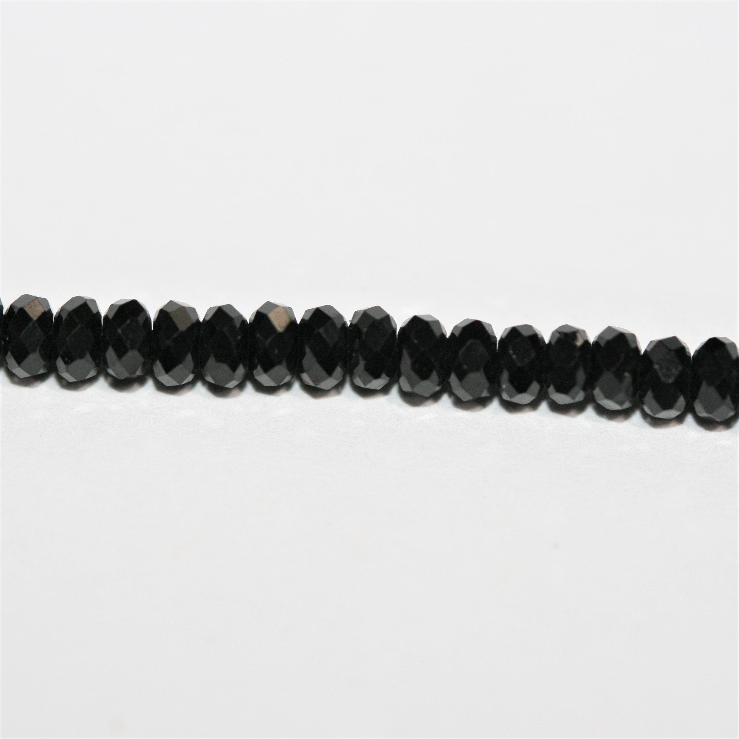 12" St Spinel Faceted Rondelle Beads 3x1,5mm.- Strand 32cm.