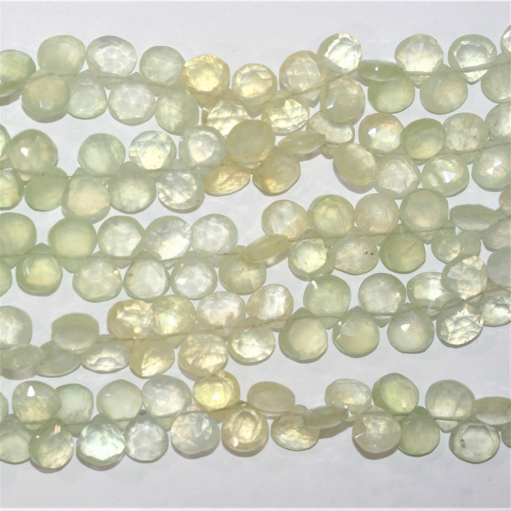 Perles en forme de goutte à facettes en préhnite de 8 pouces, 7 x 8 mm. - Fil de 20 cm.