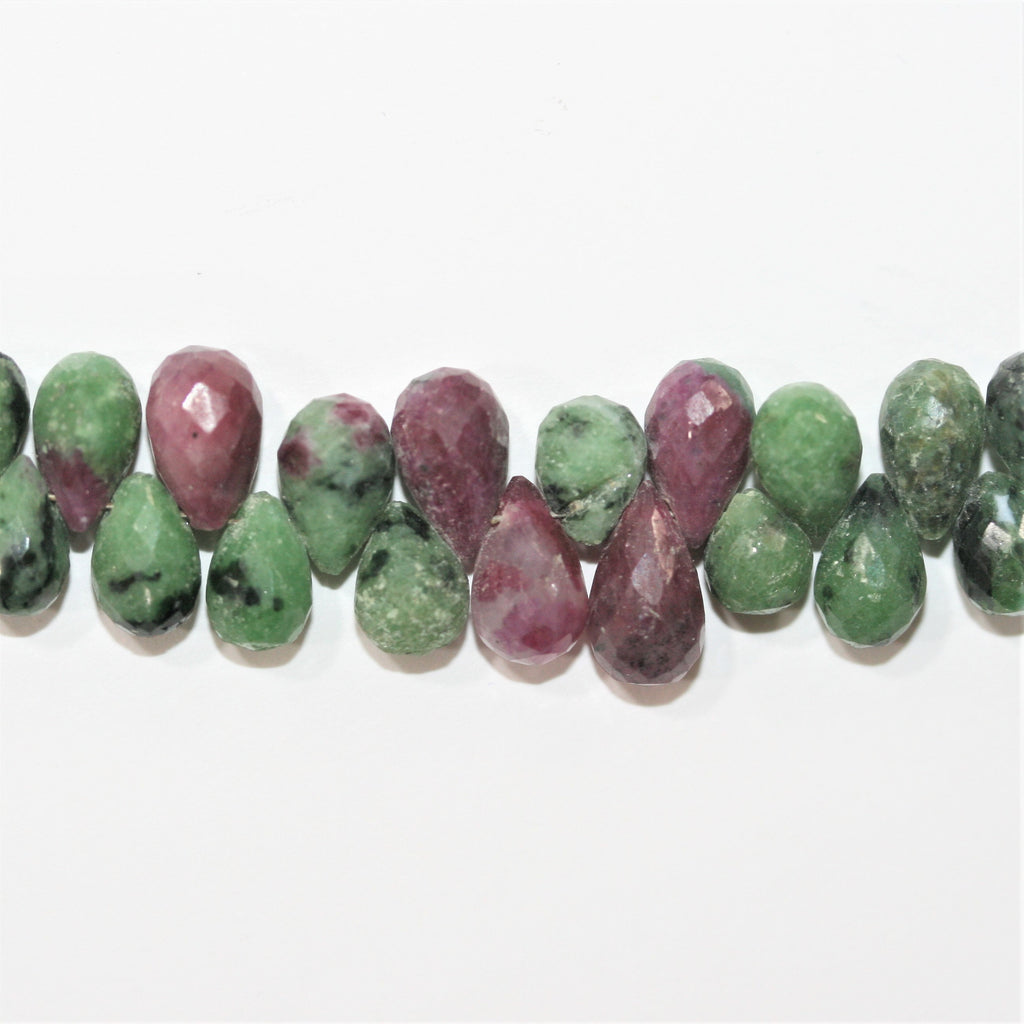 Perles en forme de goutte facettées en zoïsite rubis St de 8 pouces, 10 x 6 mm - Fil de 21 cm.