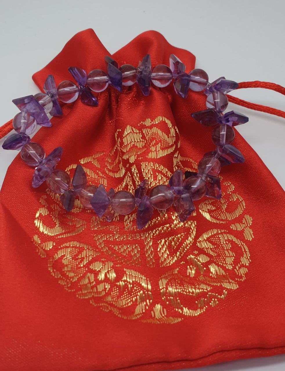 Bracelet extensible en améthyste carrée à facettes et perles carrées de 7 mm - Fournisseur de bijoux en perles percées - Pouvoir de guérison - Pierres précieuses naturelles