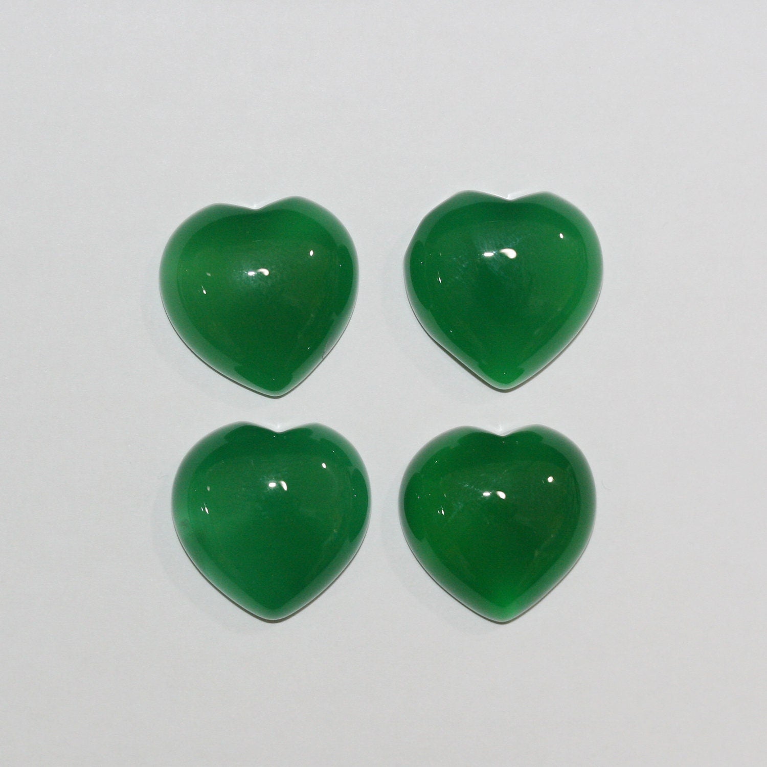 Lote de 4 cabujones de corazón de ágata verde de 20 mm. (4 piezas)