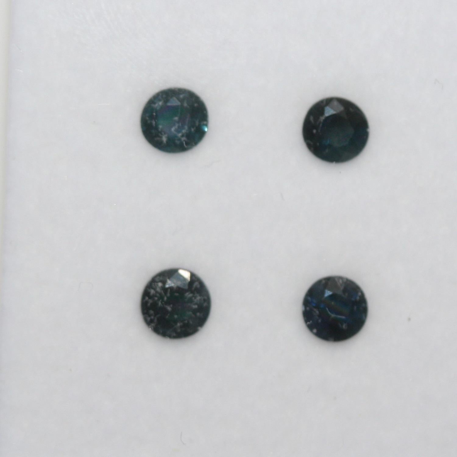 Lote de 4 zafiros azules redondos facetados de 4 mm. (4 piezas)
