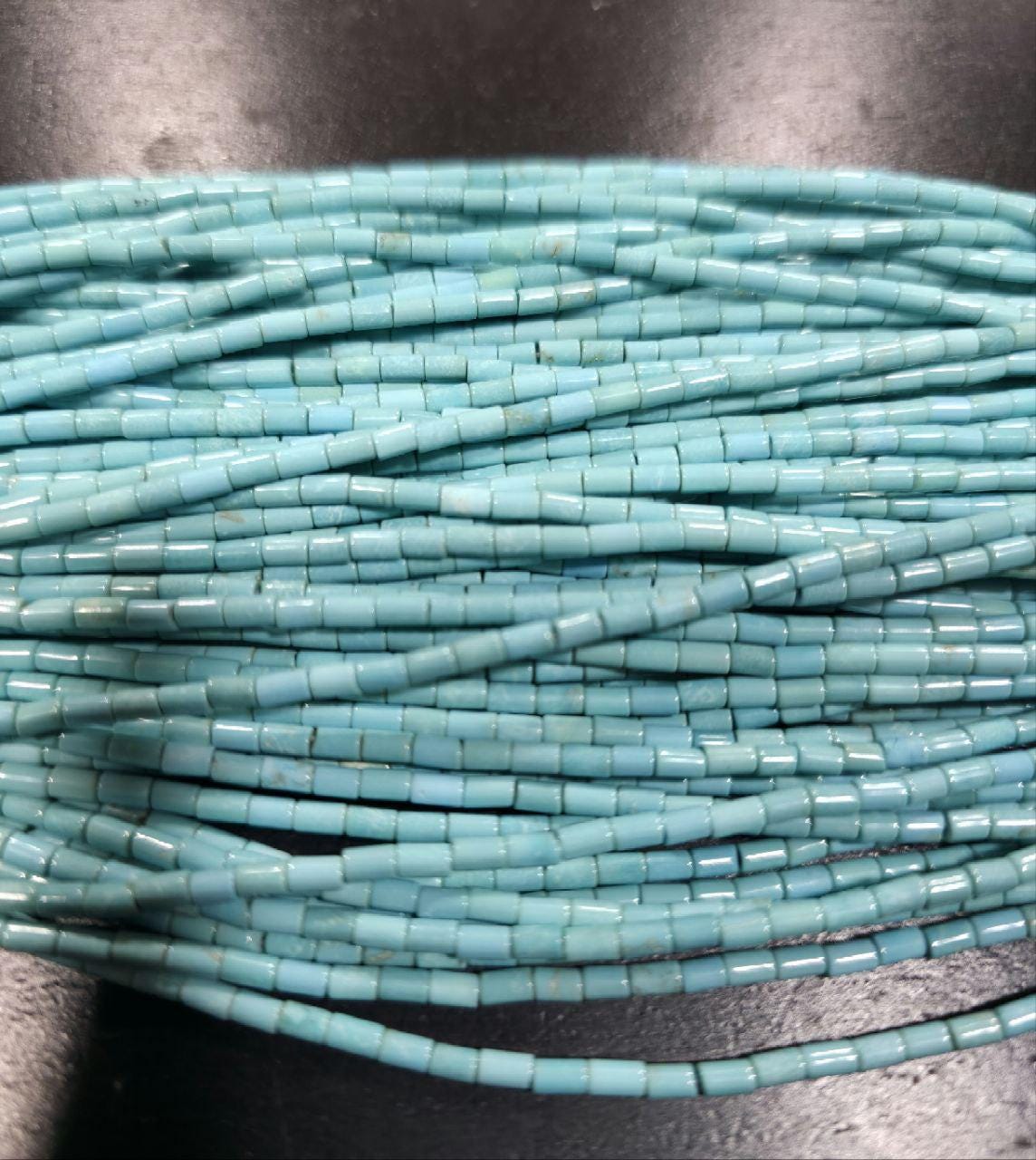 Perles tubulaires lisses turquoise St 15" 4x2mm.-Rig 39cm.