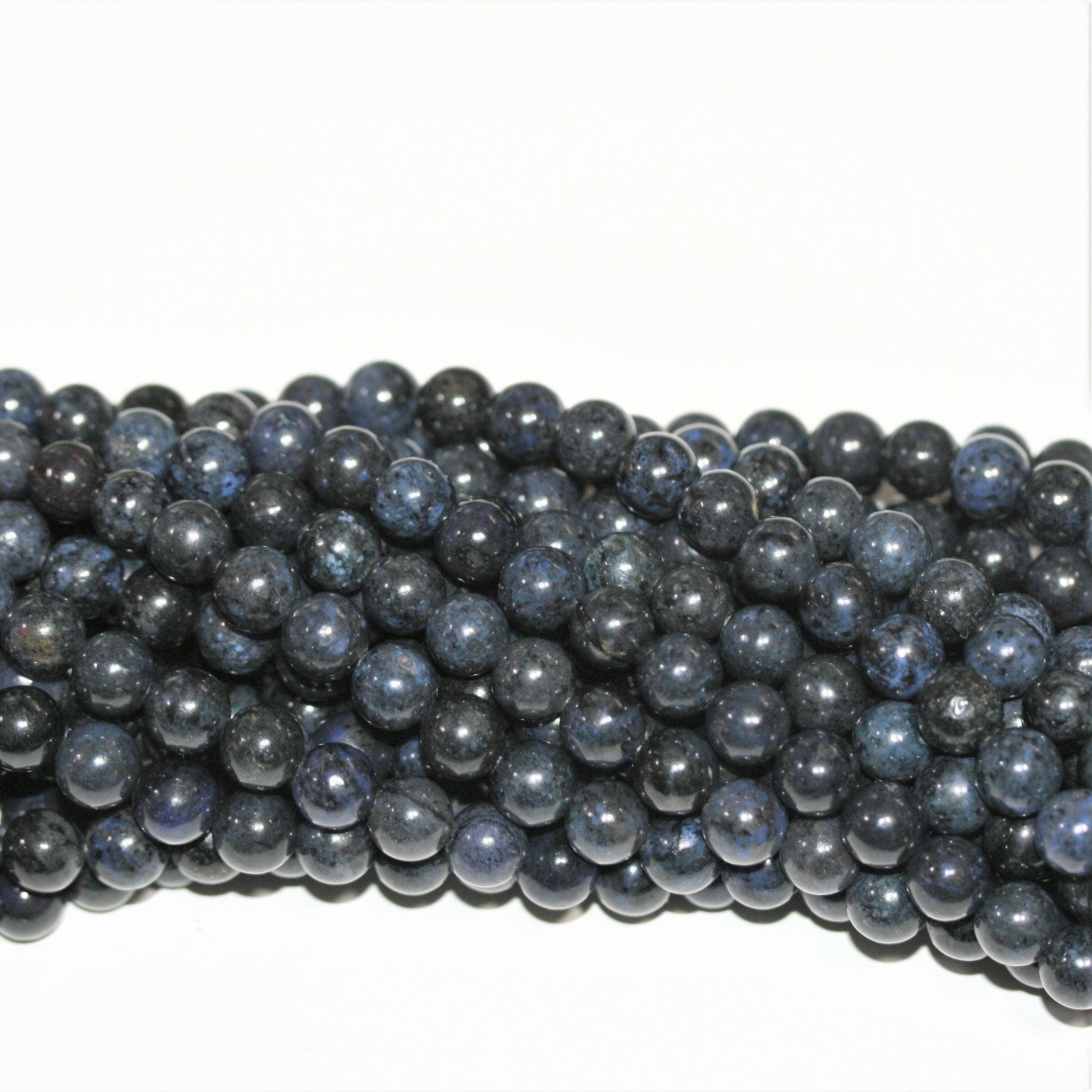 15" perles rondes lisses en St. Dumortiérite 8-8,5 mm.- Brin 38 cm.