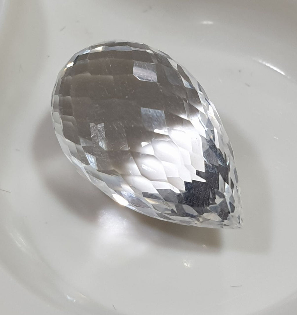 Colgante de gota facetada de cuarzo cristal de roca natural (sin perforar), 19,6 x 11,7 mm (14,95 ct).