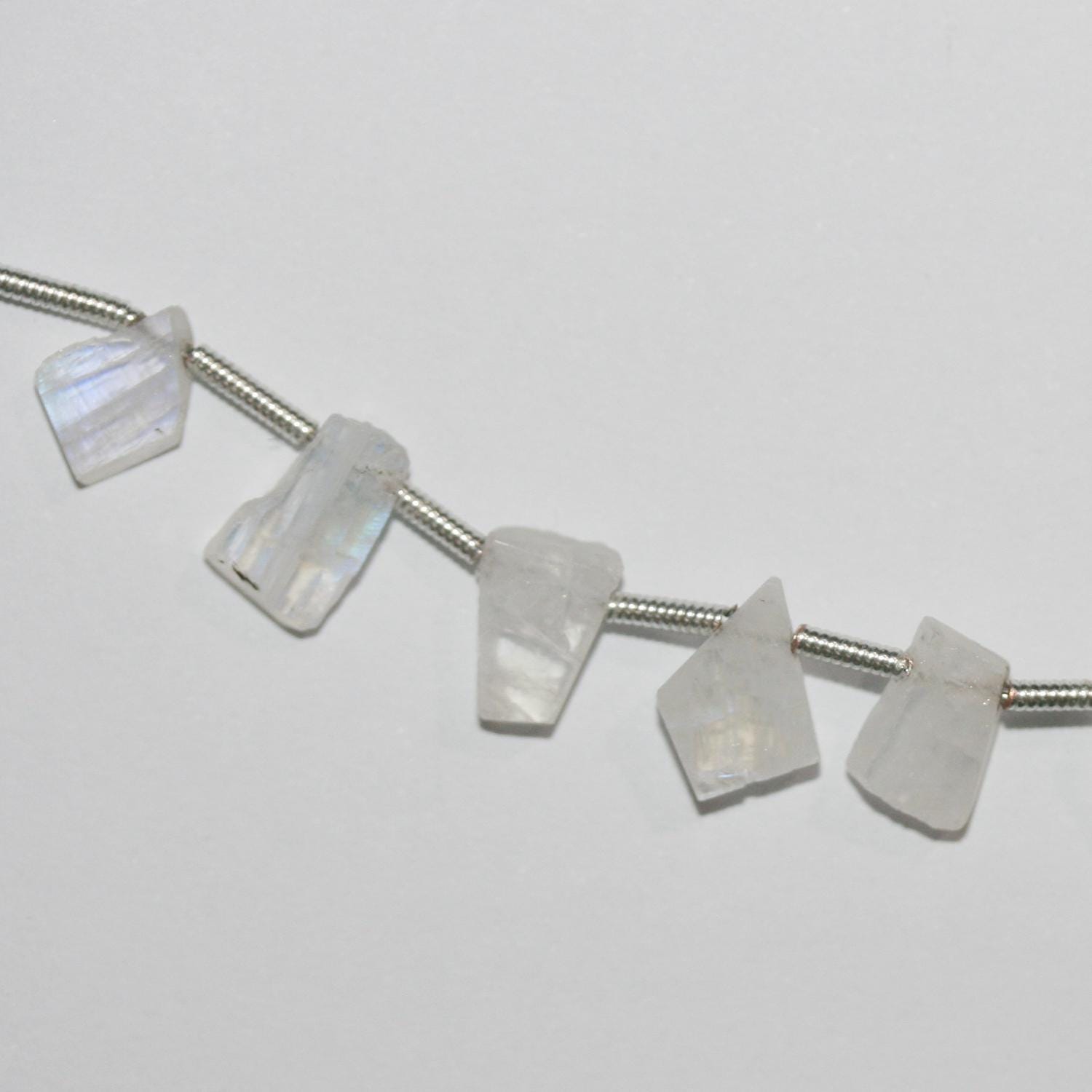 Perles plates lisses irrégulières en pierre de lune St 8" 7x5mm.-Environ-20cm.