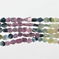 Collier de perles plates irrégulières en saphir multicolore de 8 pouces (environ 6-7 mm). Longueur du fil : 20 cm environ.