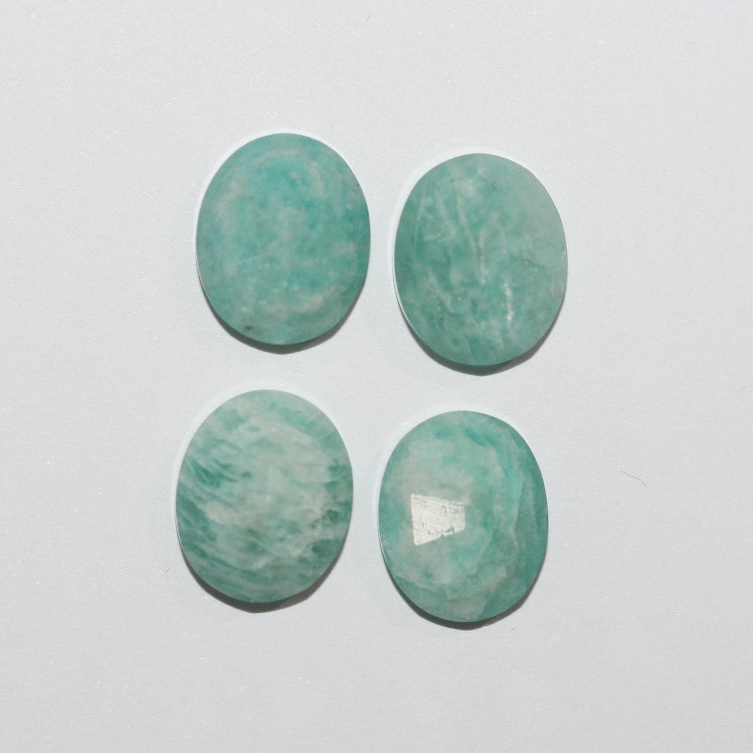 Lote de 4 cabujones facetados ovalados de amazonita de 12 x 10 mm (4 unidades)
