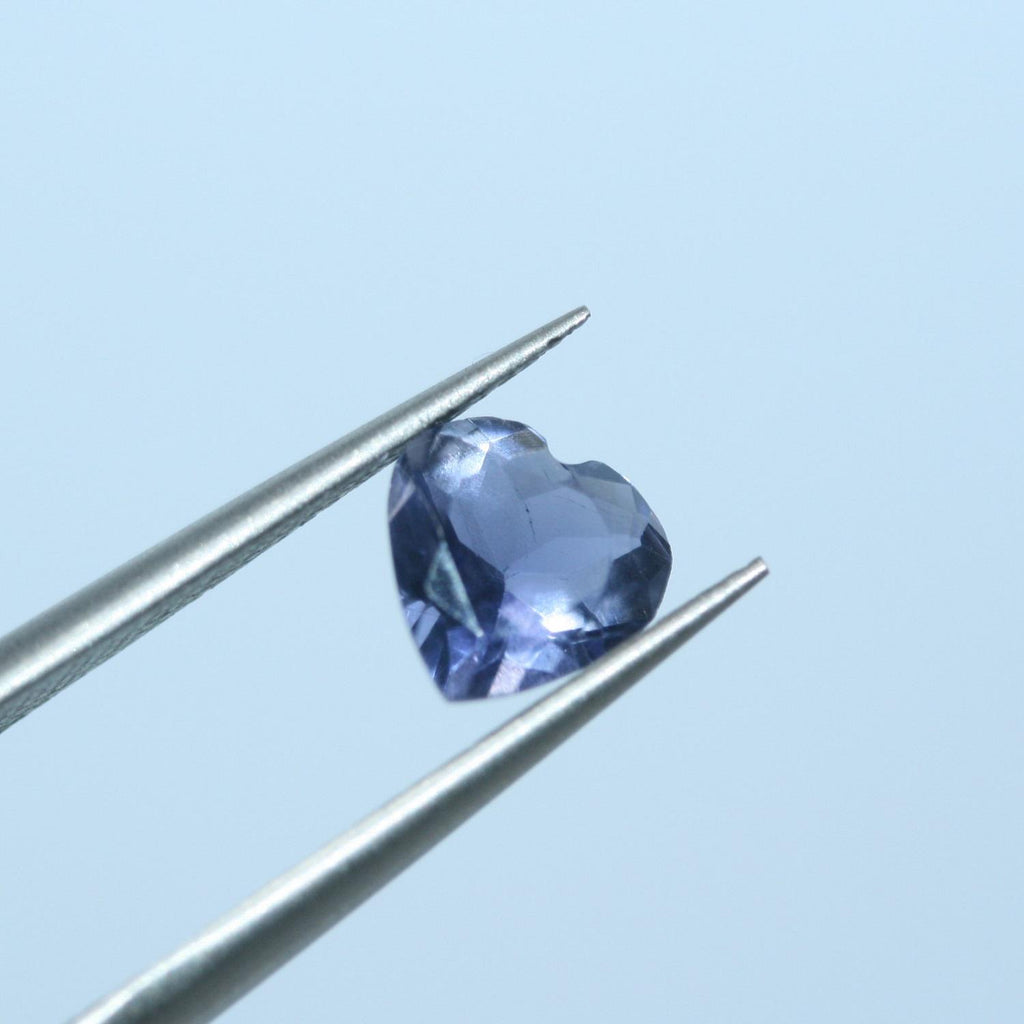 Lote de Iolita Corazón Facetado 7mm. (8Uds.)