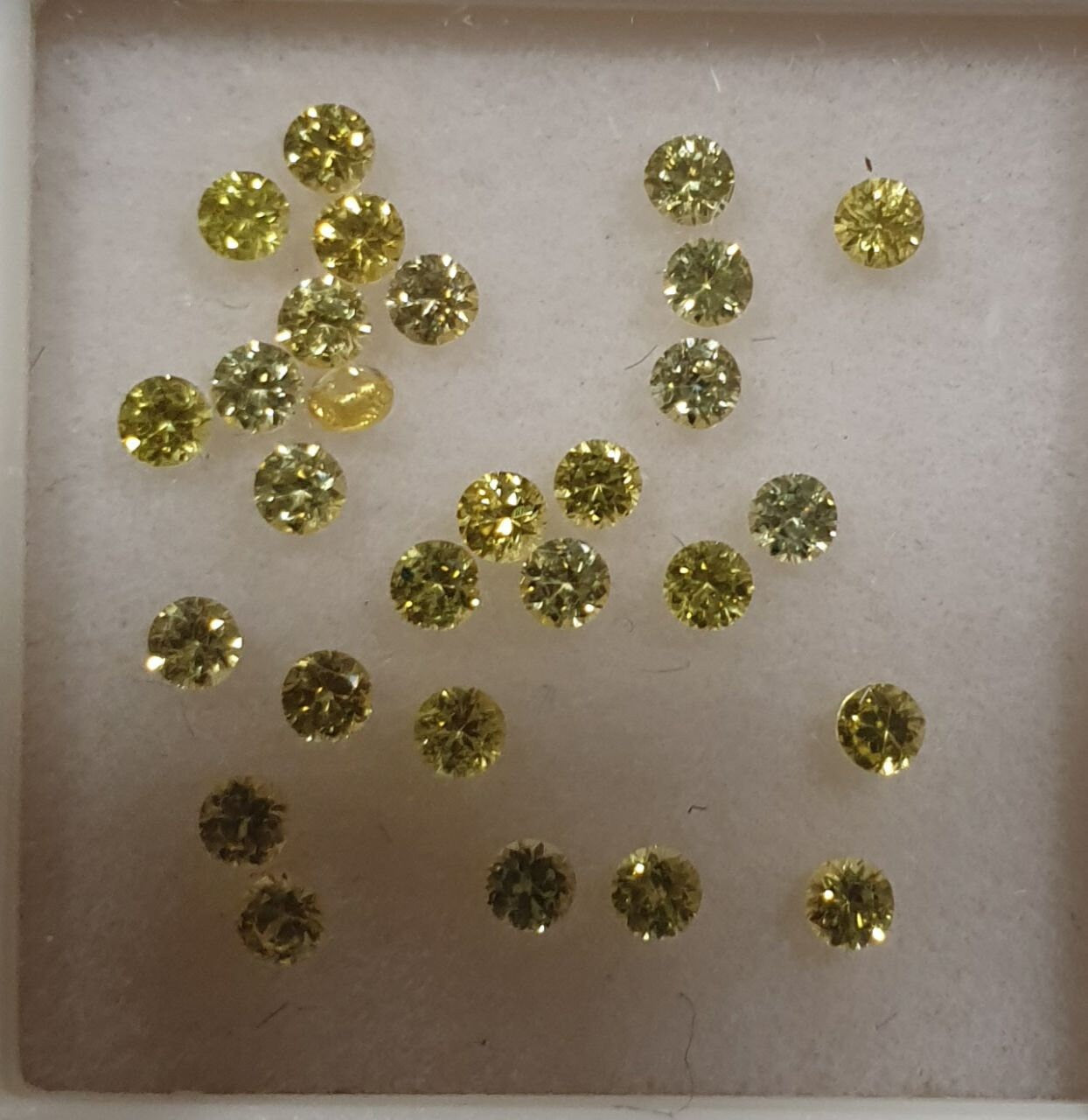 Lote de zafiros amarillos facetados redondos de 1,8 mm. - Paquetes de piedras preciosas - Piedras sueltas al por mayor - Gemas naturales