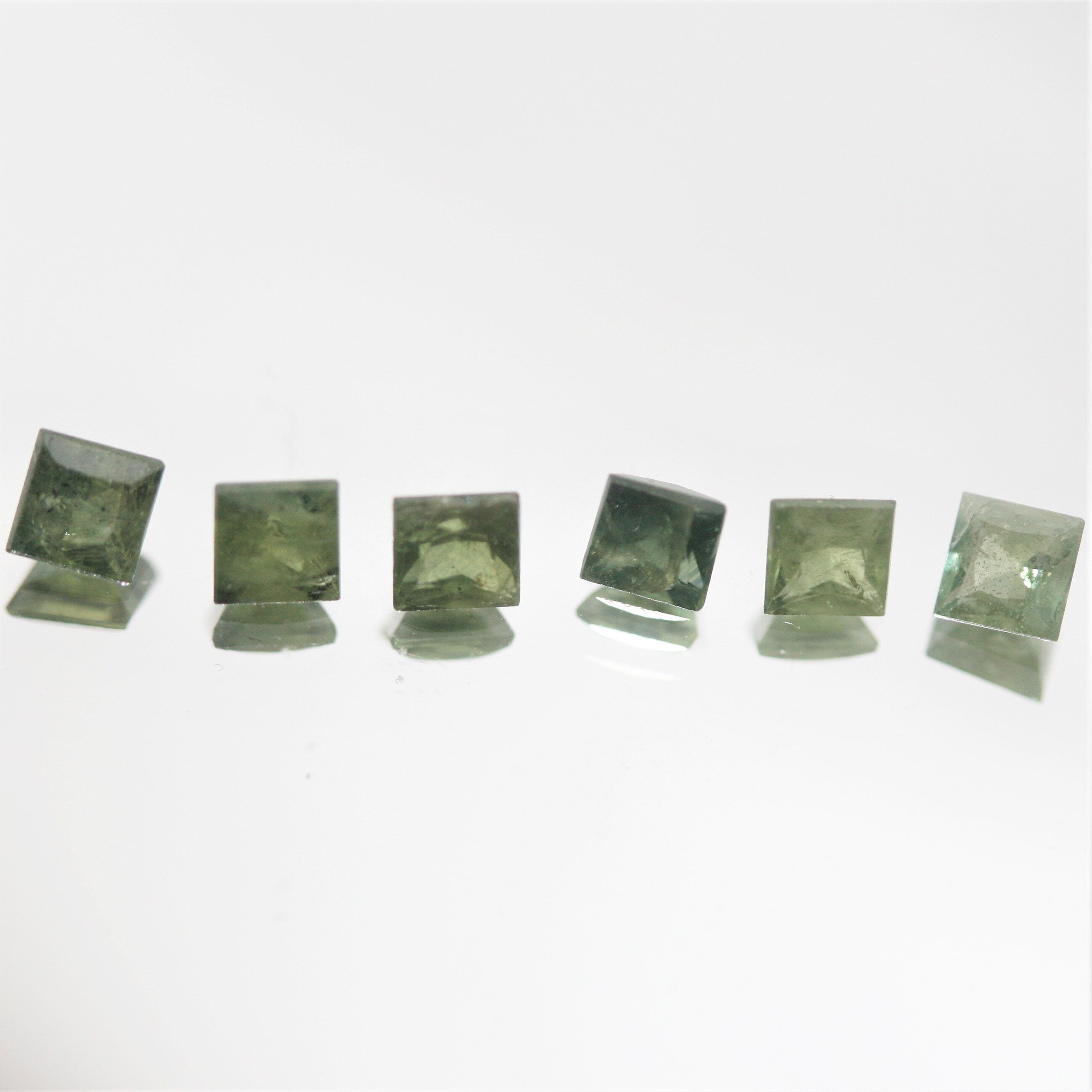 Lote de 6 zafiros verdes facetados cuadrados de 3 mm - Zafiro verde natural