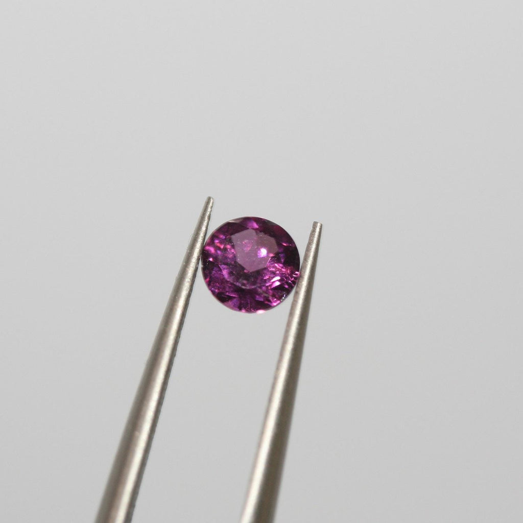 Lote de Granate Rodolita Redonda Facetada 5mm.-(10Pcs).