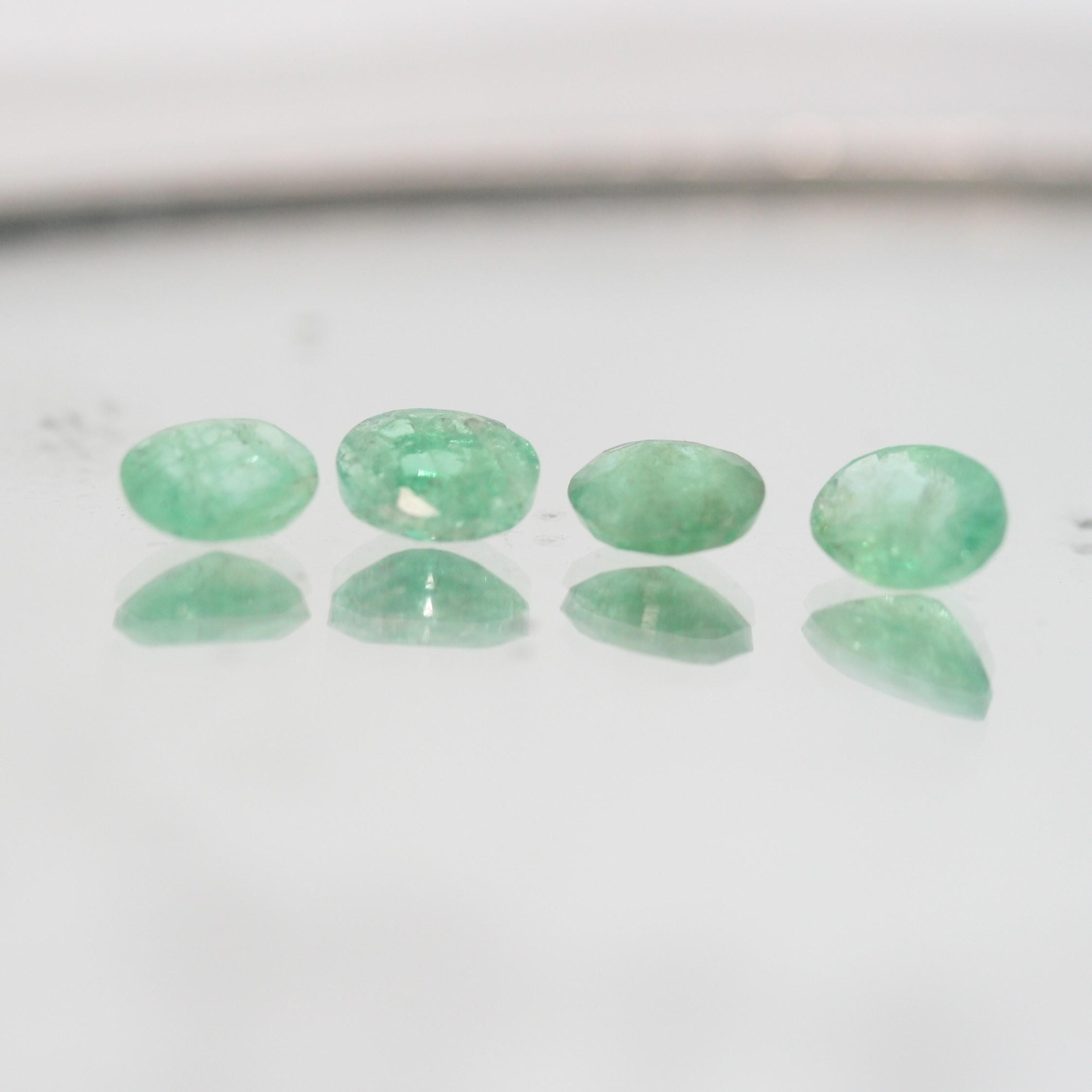 Esmeralda ovalada facetada de 5,5 x 4,5 mm (4 unidades) - Piedra preciosa natural - Proveedor de joyería - Esmeralda de Zambia