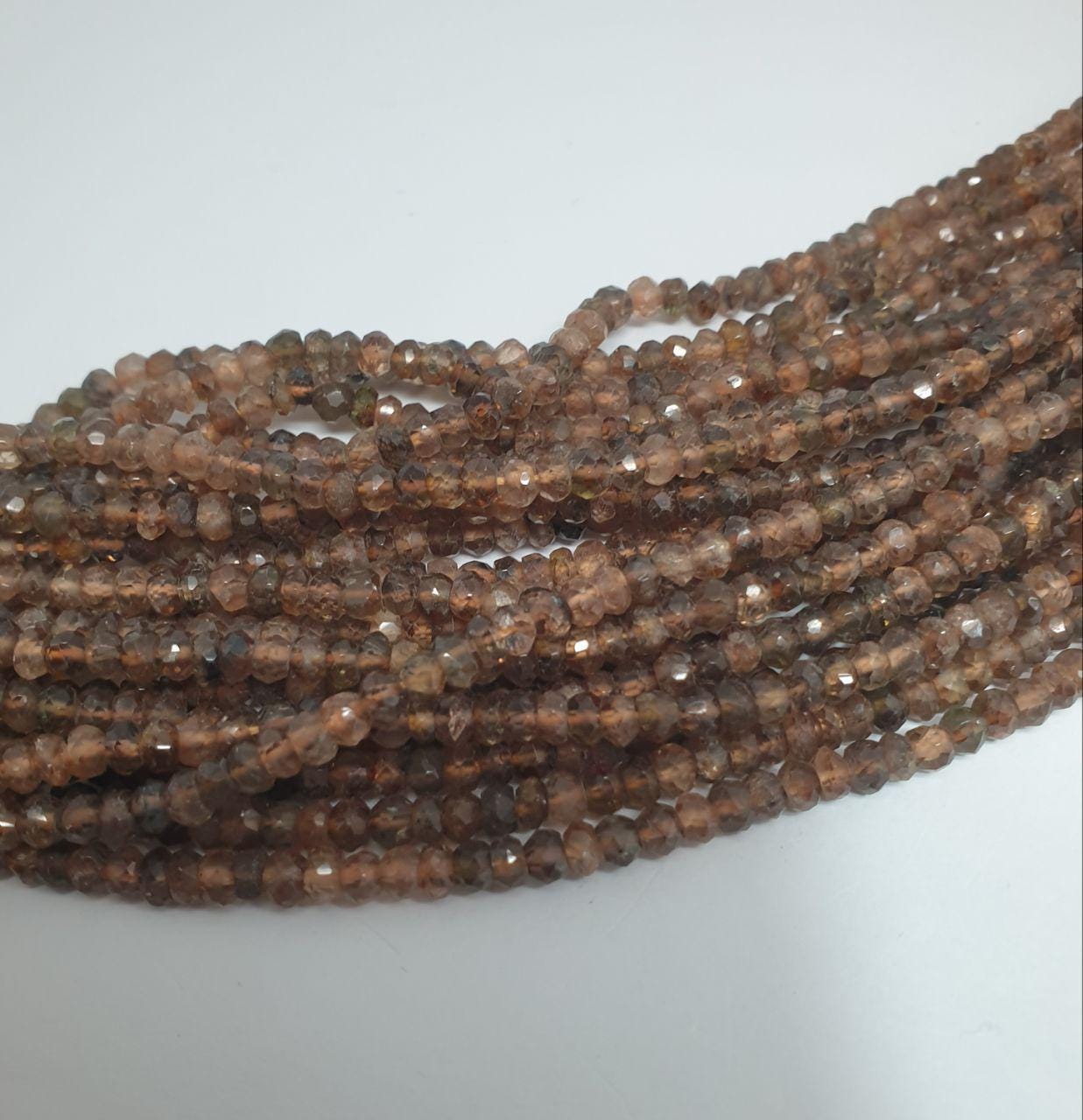 Perles rondelles à facettes en andalousite de 38 cm (15 pouces), 4 x 2 mm environ - Longueur du fil : 37 cm