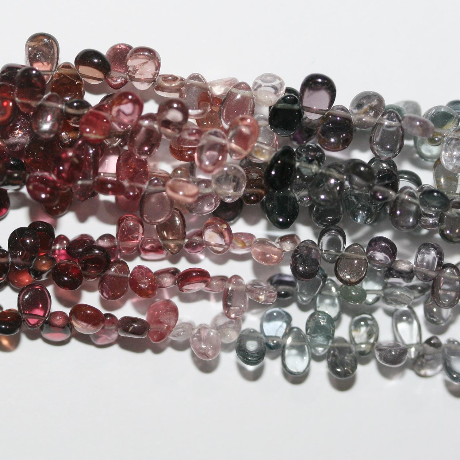 Perles en spinelle multicolores lisses en forme de goutte, 5 x 3 mm, 8 pouces (20 cm) - Fil de 21 cm
