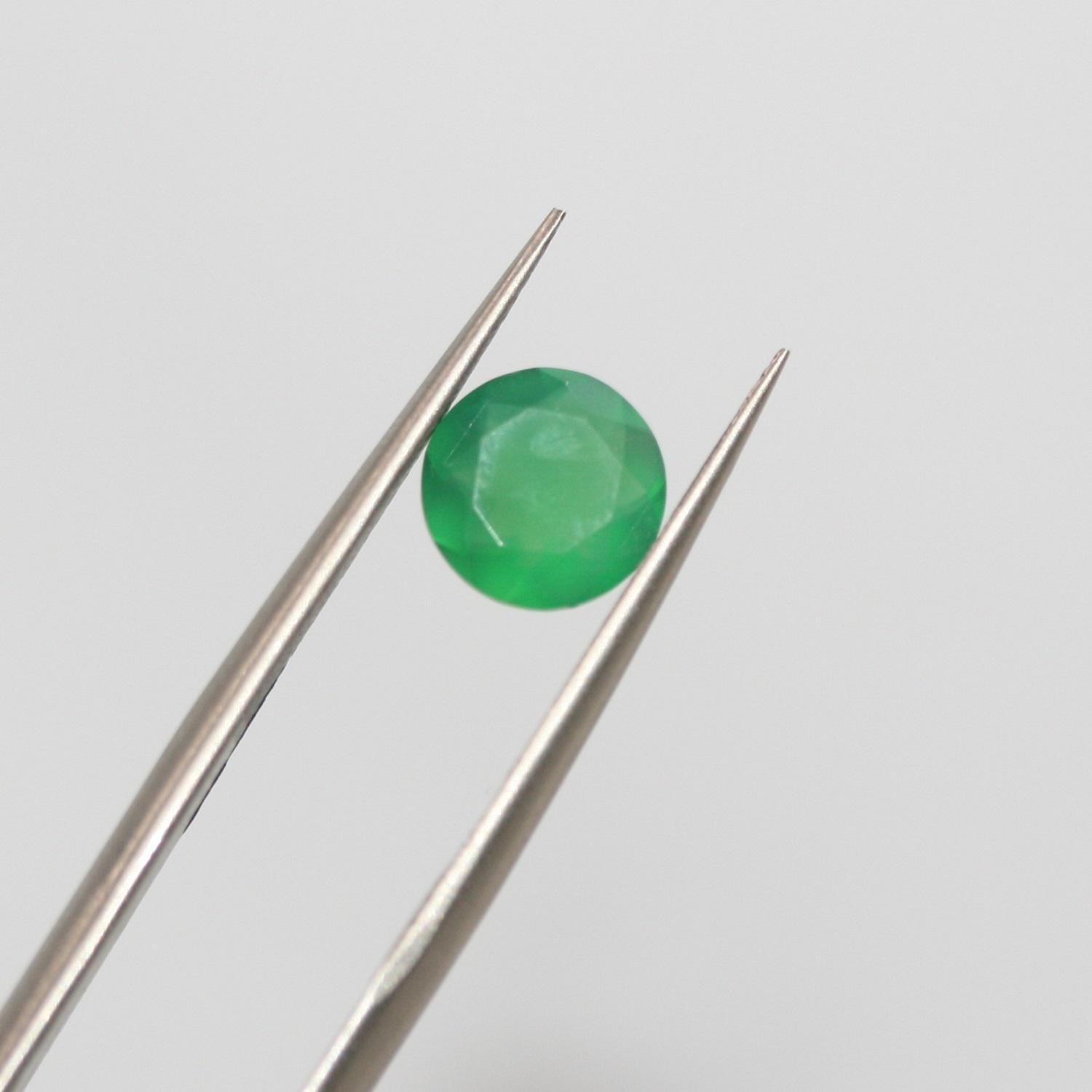 Lot de 12 pierres rondes à facettes en onix vert de 8 mm. - Pierres précieuses de qualité supérieure, vente en gros.