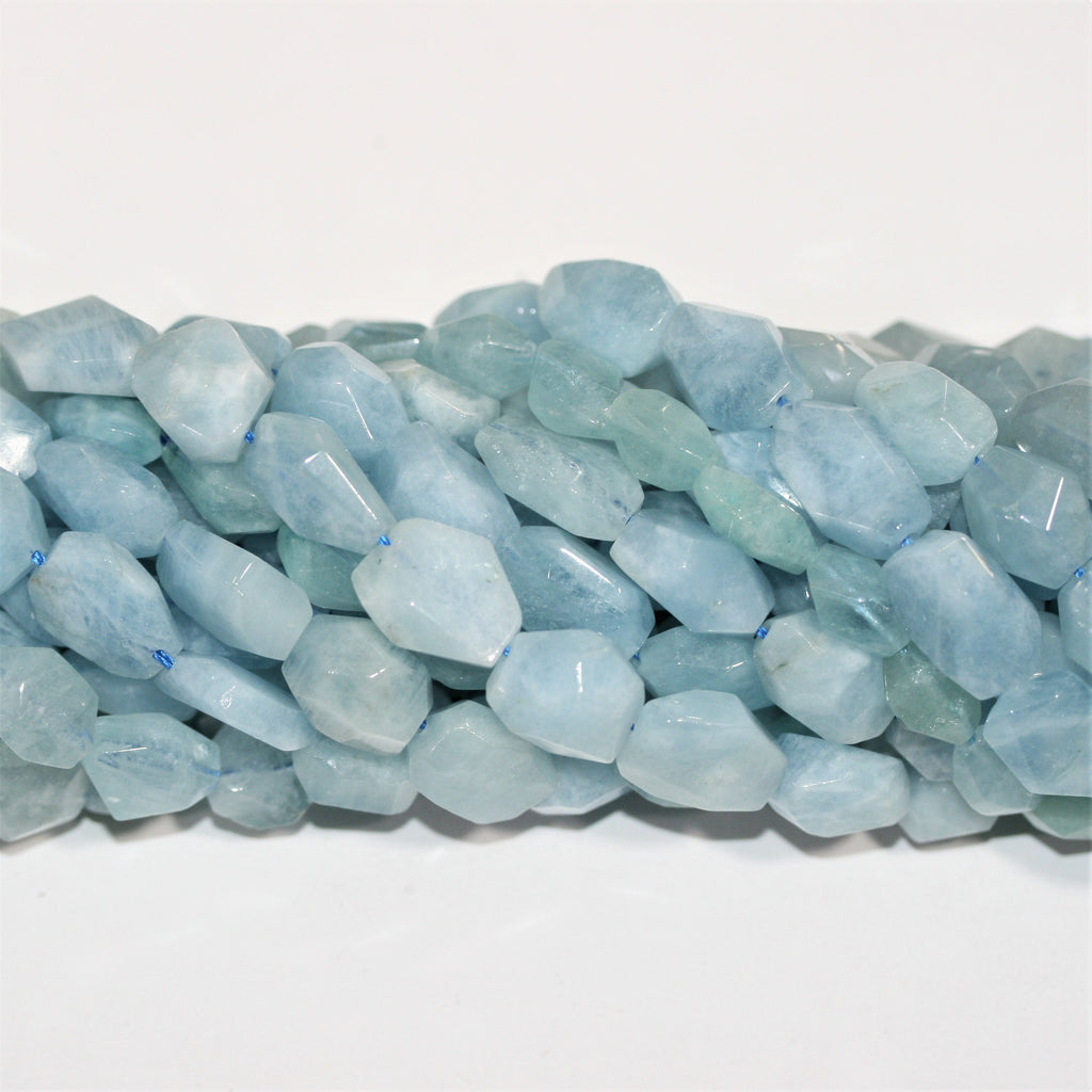 Cuentas facetadas de aguamarina Santa de 16", 13 x 9 mm. Longitud aproximada: 40 cm.