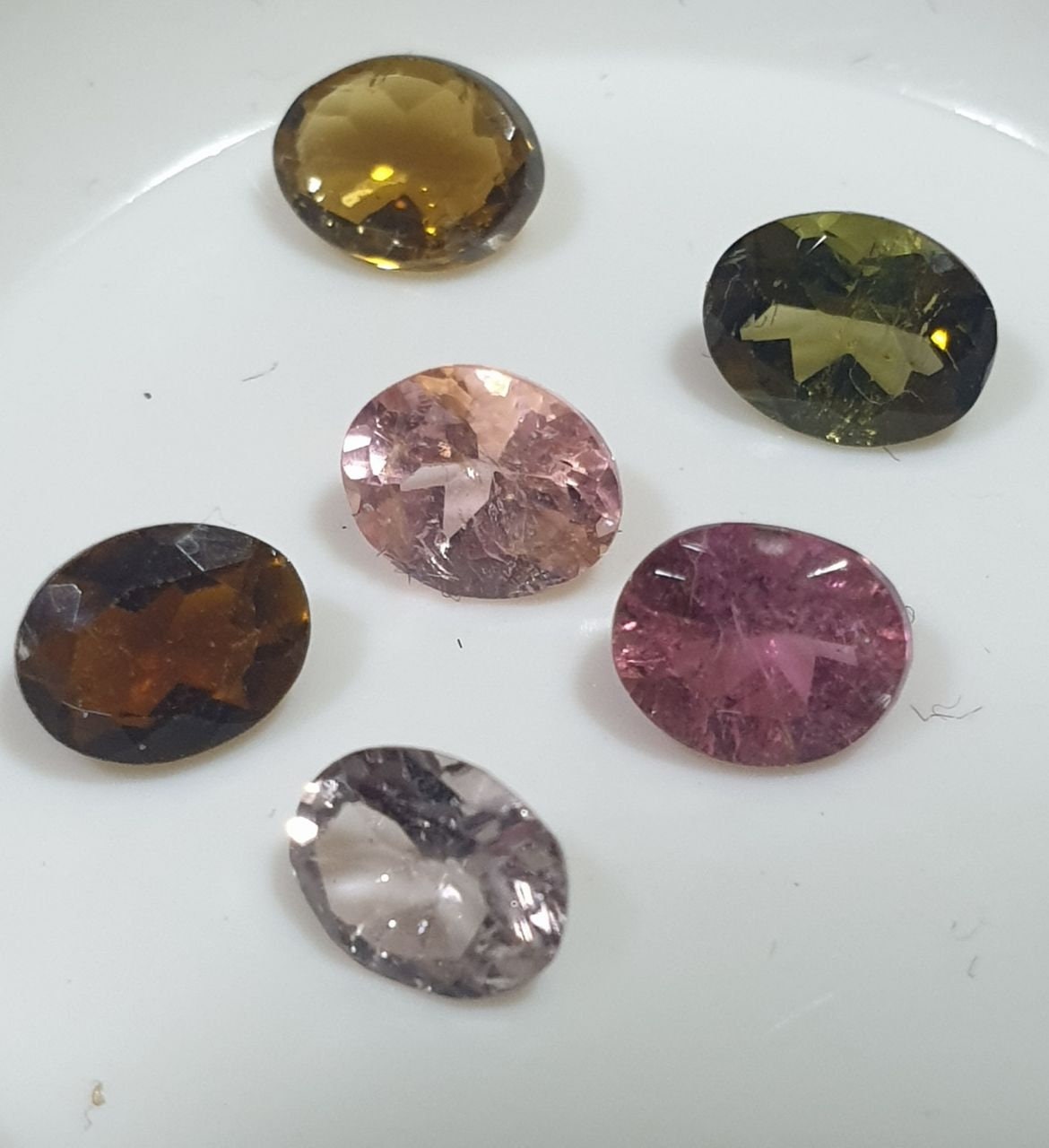 Lote de 6 turmalinas multicolores facetadas ovaladas de 5 x 4 mm - Paquetes de piedras preciosas - Piedras sueltas al por mayor - Gemas naturales