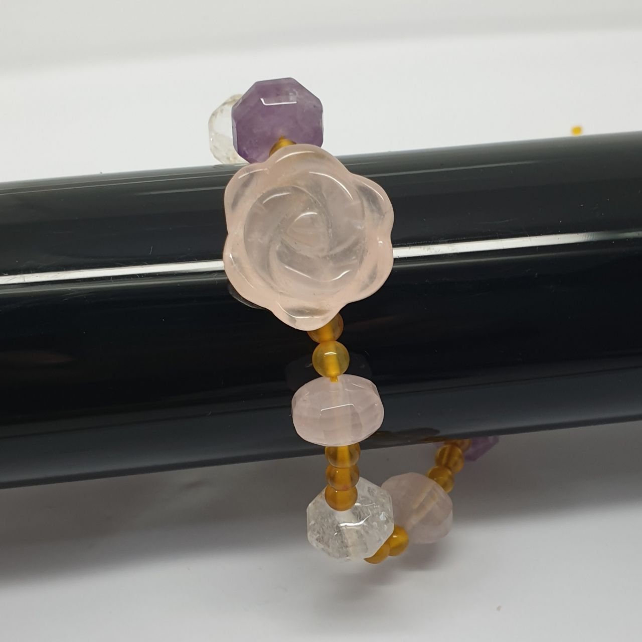 Pulsera de macramé con piedras preciosas rosas talladas - Proveedor de joyas con piedras preciosas - Poder curativo - Amatista, cuarzo rosa, cristal de cuarzo, ágata amarilla