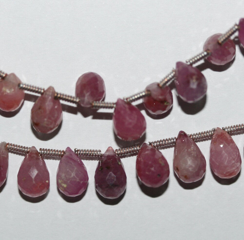 Perles en saphir rose facetté en forme de goutte, 8 pouces, 7 x 5 mm. - Fil de 20 cm.