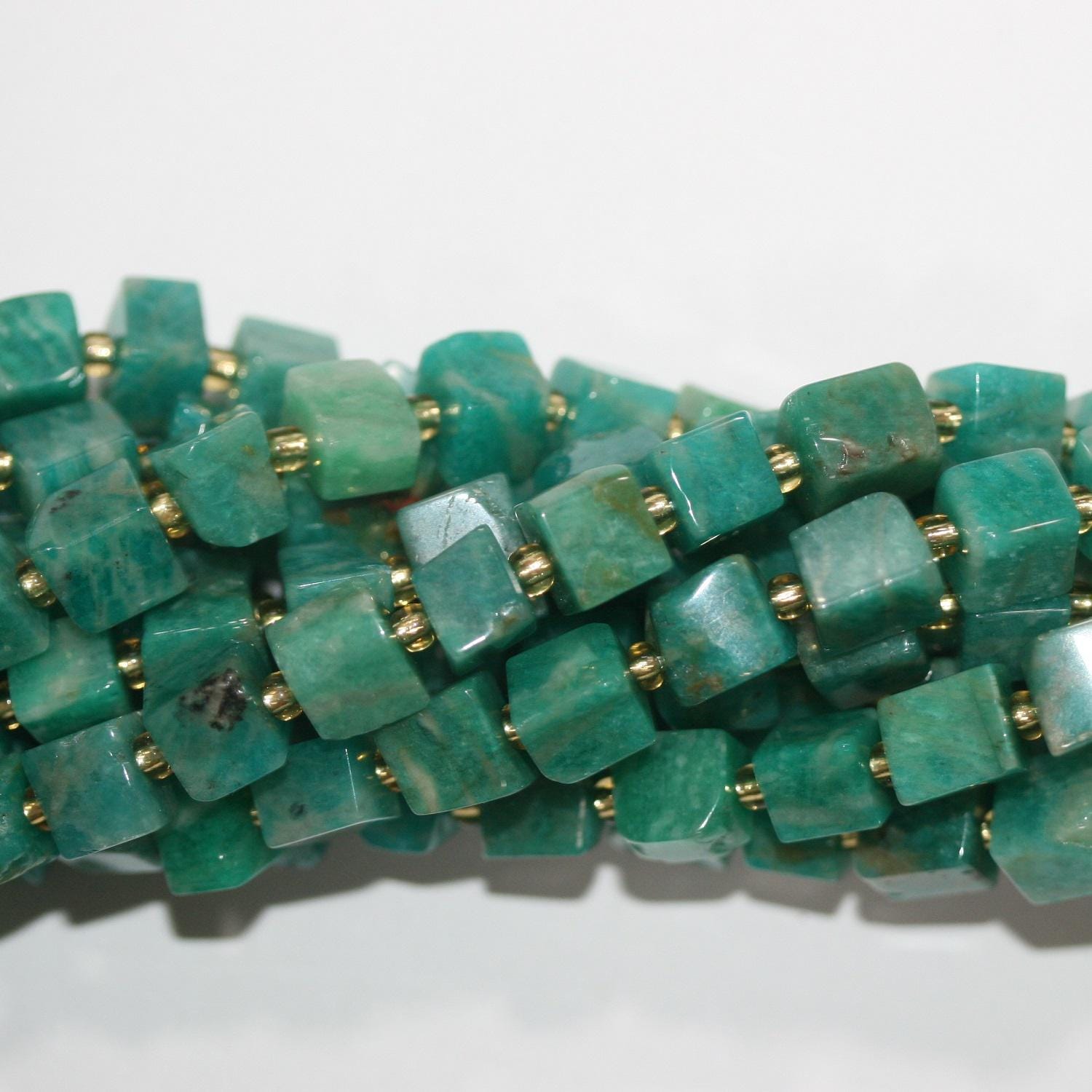 Perles cubiques irrégulières lisses en amazonite russe, 15 pouces, longueur 7-8 m, fil de 39 cm. Réf. 14758