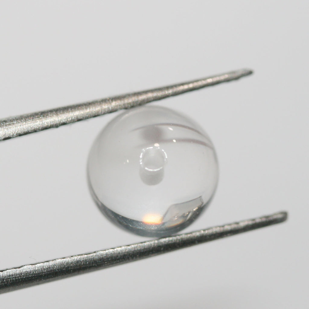 Perles rondes en quartz cristal de roche semi-percées de 10 mm (2 paires).