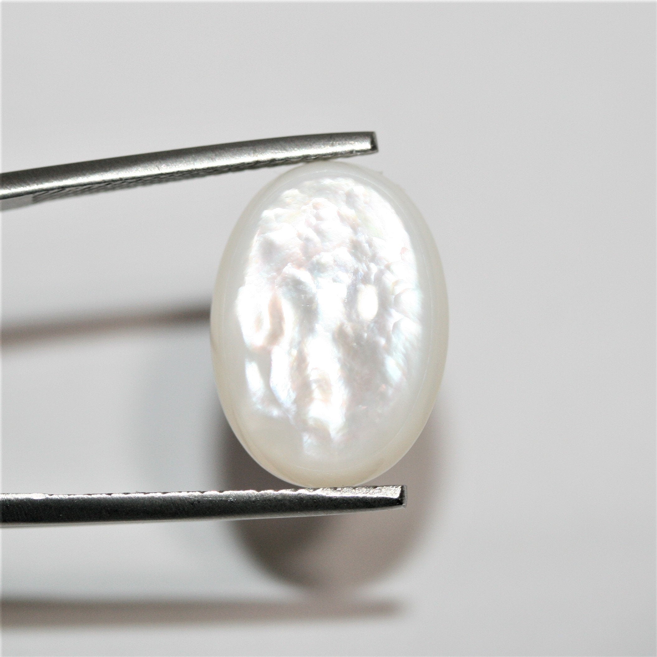 MOP Oval Cabochon 18x13mm (4 pieces).