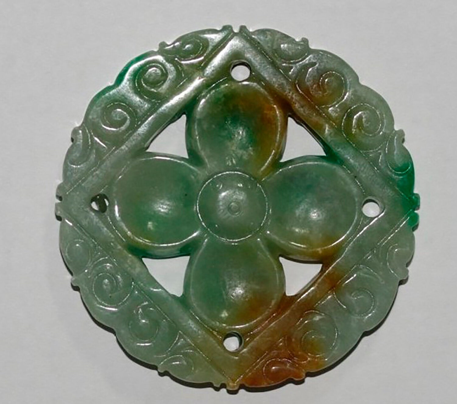 Pendentif en jade multicolore 56 mm