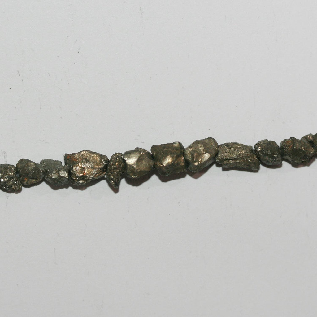Perles de pyrite naturelle lisses non polies de 15 pouces, 6-7 mm environ - Fil de 39 cm.