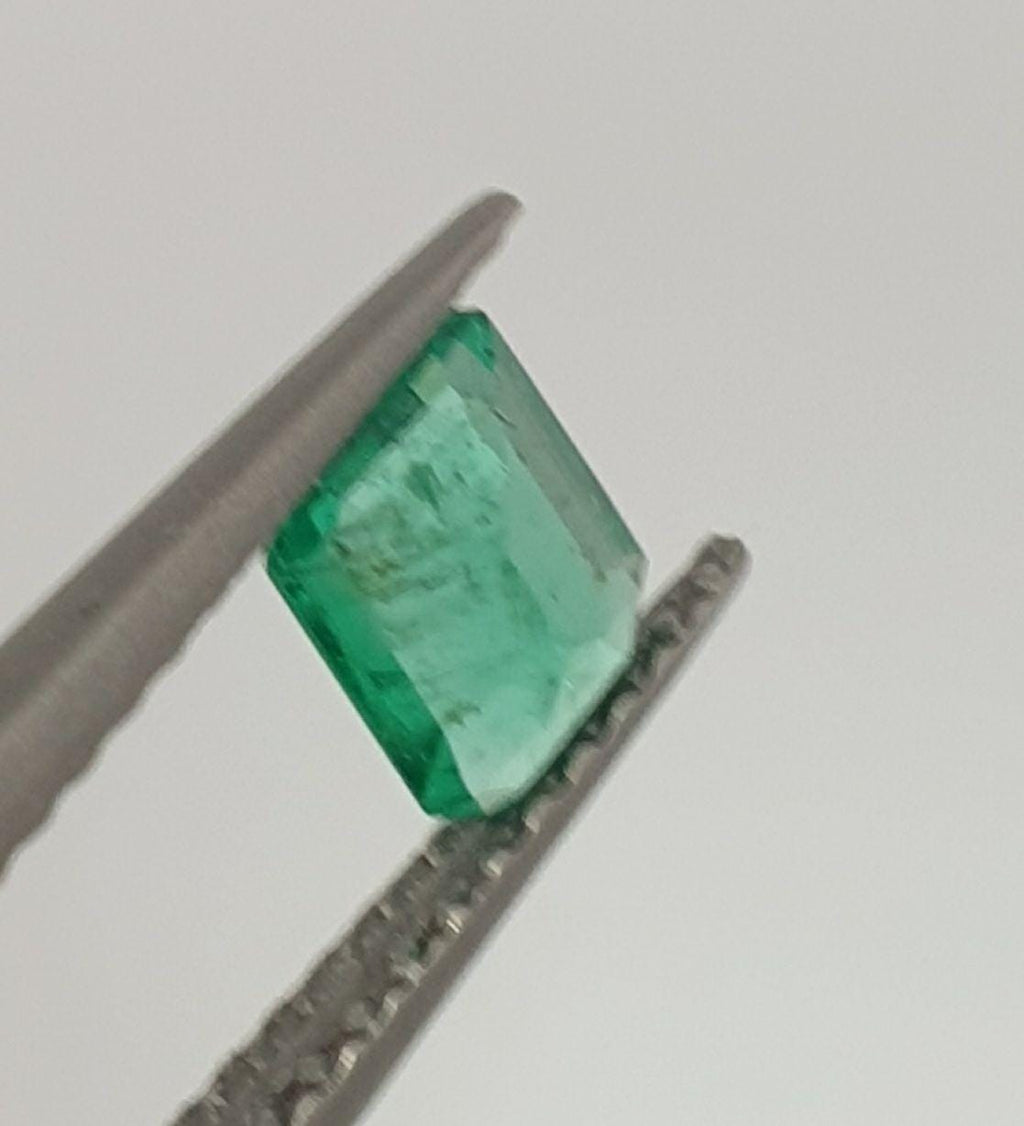1 Pc  Natural Emerald 6x4.3mm - Green Emerald- Brazilian Stone