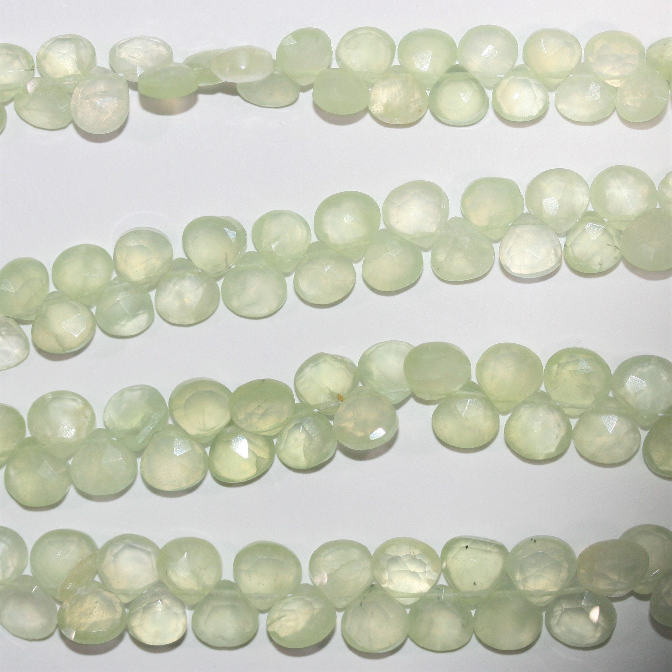 Cuentas de gota facetadas de St Prehnite de 7" de 6 mm - Hilo de 18 cm.