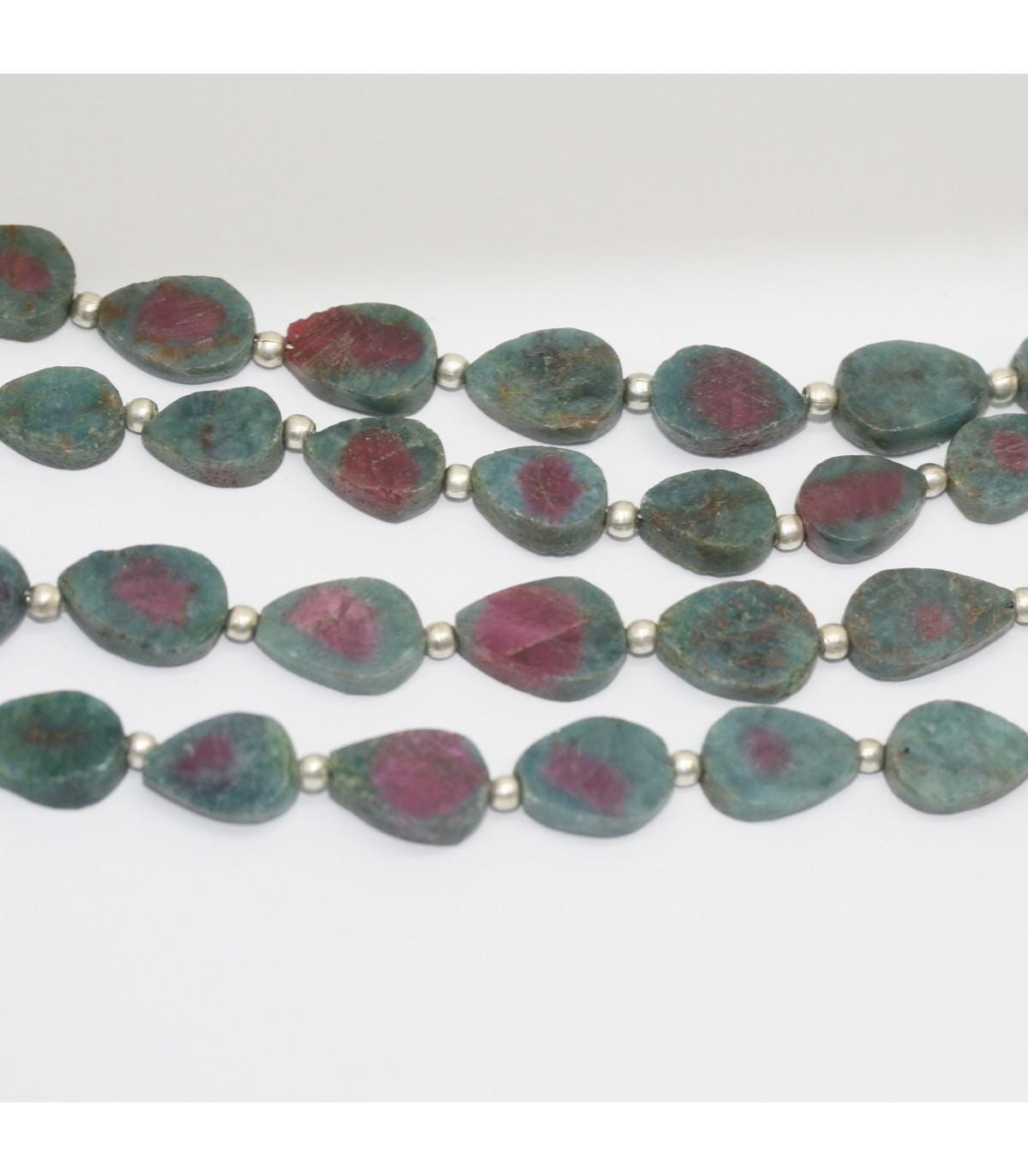 Cuentas planas lisas de zoisita y rubí de 8" (9 x 7 mm). Tira de 21 cm aproximadamente.
