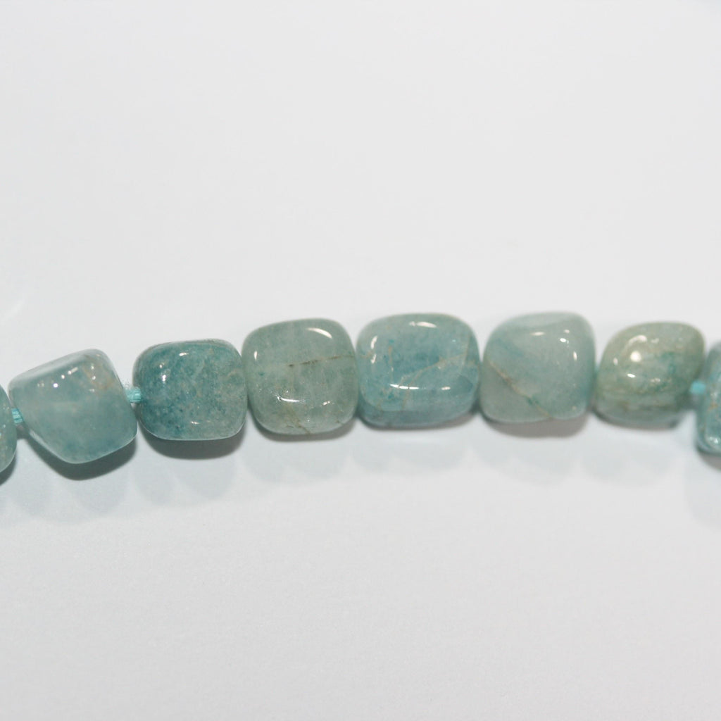 Cuentas cúbicas lisas de aguamarina de 45,7 cm (18"), 5-6 mm (aprox.) - Hilo de 44 cm - Artículo 15042