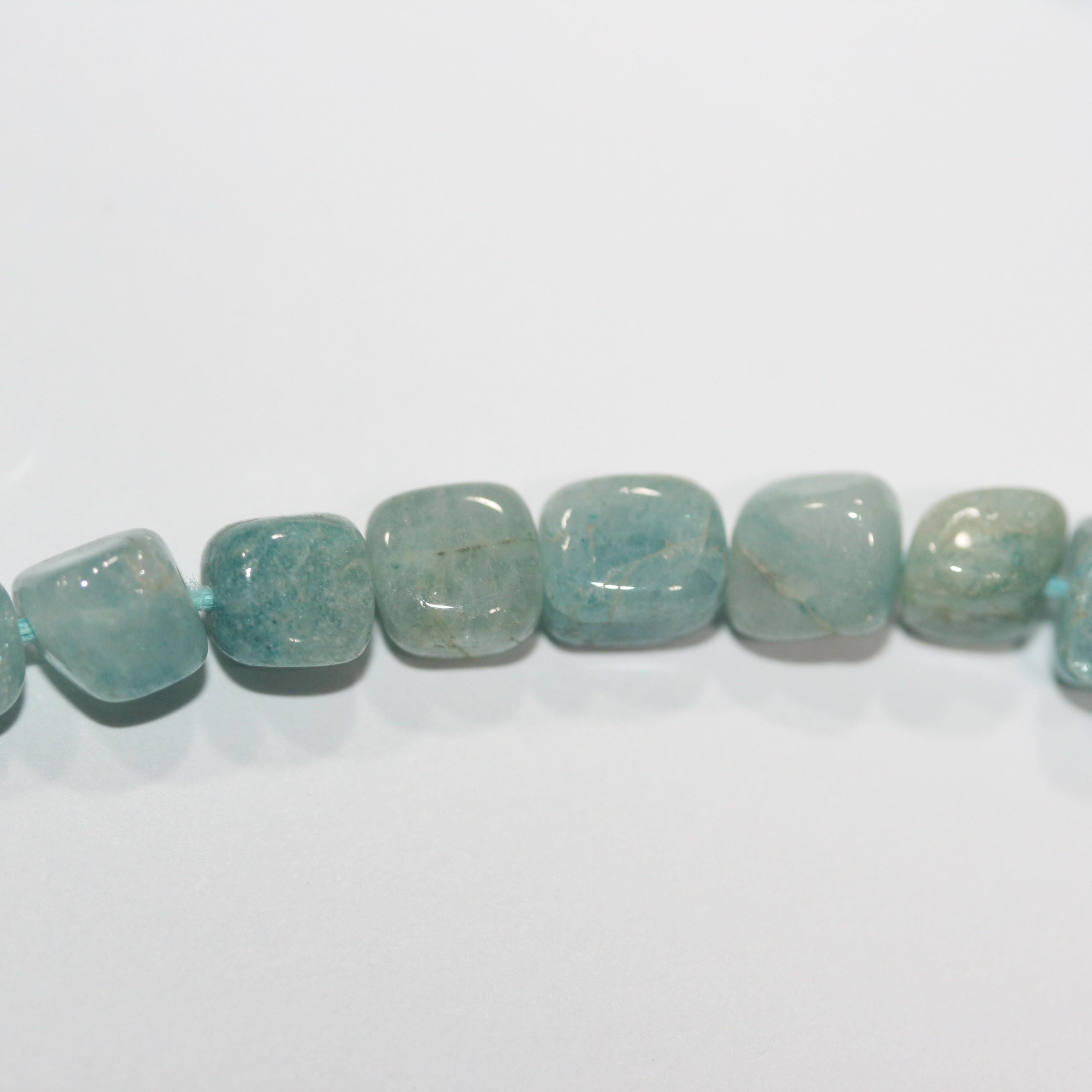 Cuentas cúbicas lisas de aguamarina de 45,7 cm (18"), 5-6 mm (aprox.) - Hilo de 44 cm - Artículo 15042