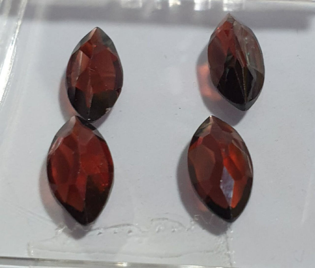 Lote de 4 Granates Marqués Facetados de 12 x 6 mm. (4 piezas)