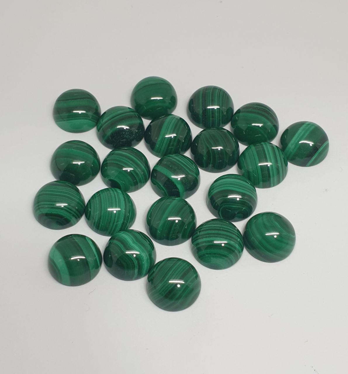 Lote de 6 cabujones redondos de malaquita de 10 mm. Malaquita genuina natural sin tratar.