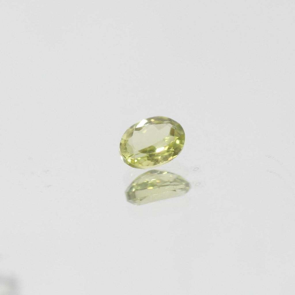 Lot de péridots ovales à facettes 4x3mm (5CT)
