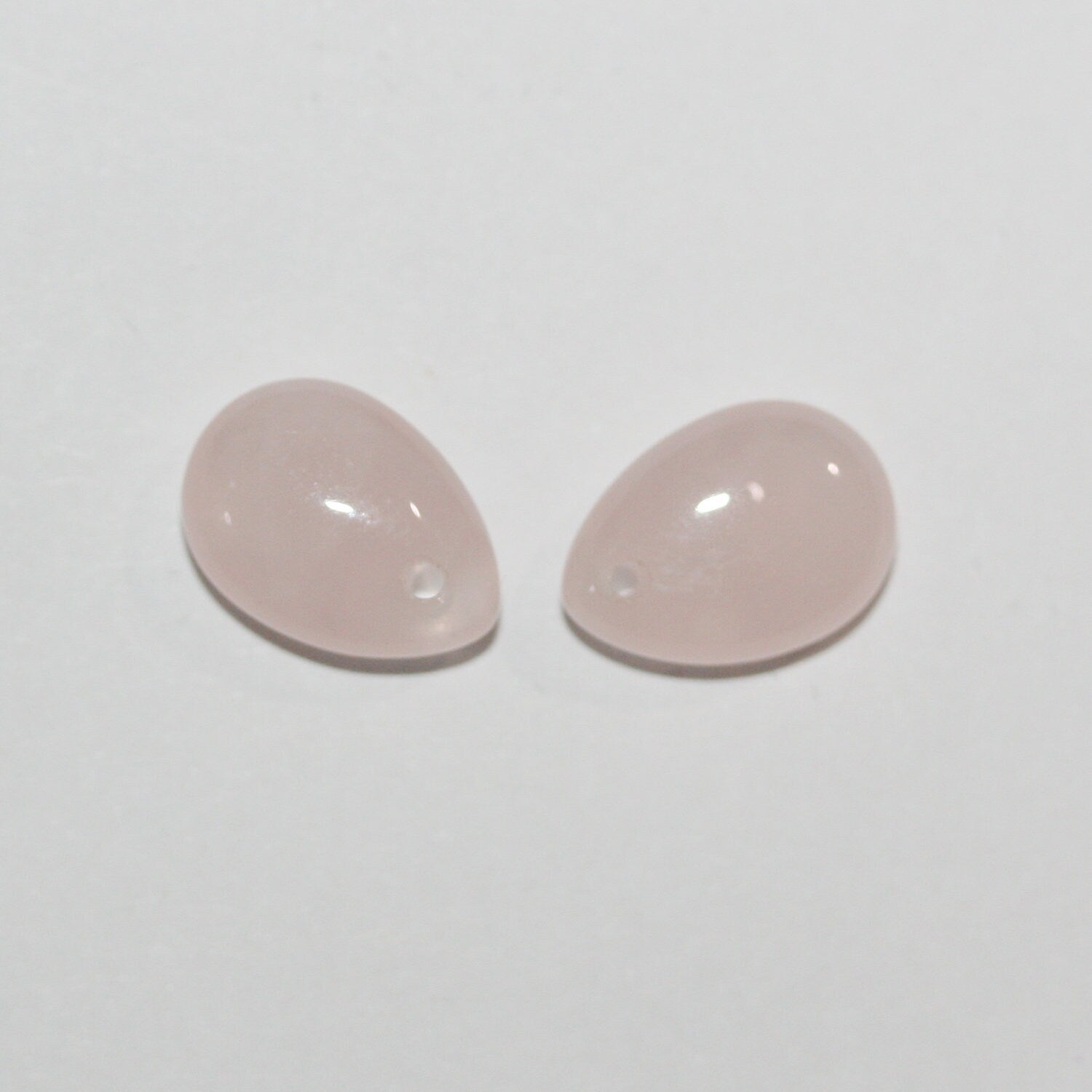 Pendentif goutte lisse en quartz rose 14x10mm.( 1 paire )