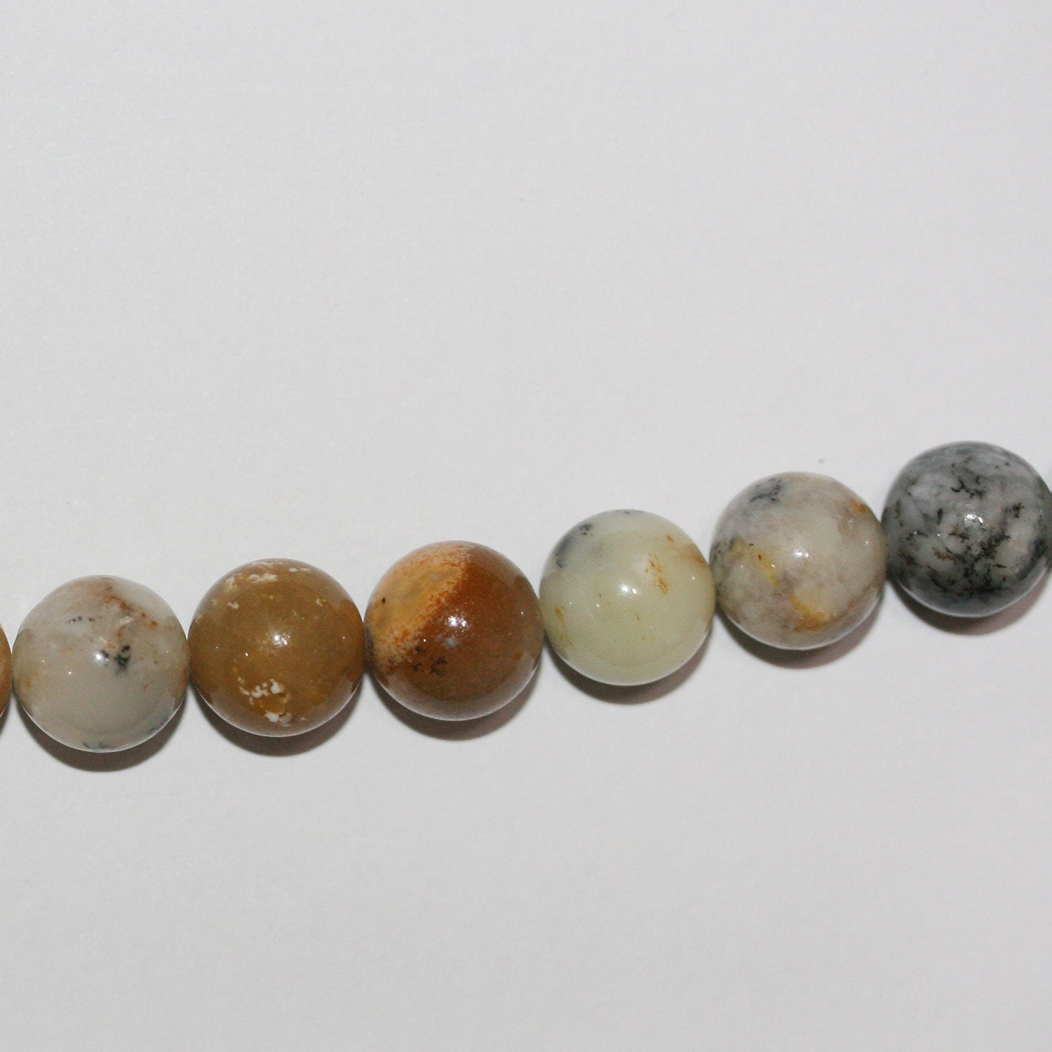 Perles rondes lisses en opale dendritique St, 8,5 mm, 15 pouces (38 cm). - Fil de 39 cm