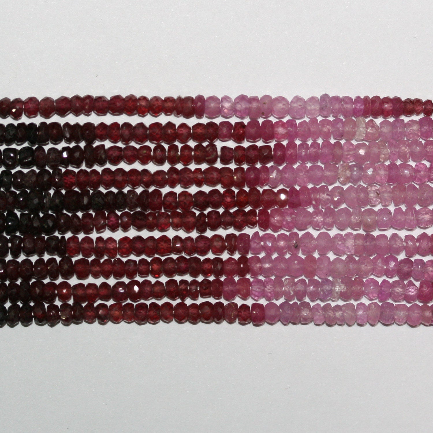 Cuentas redondas facetadas de rubí St. de 16" de 3 x 2 mm, hilo de 40 cm.