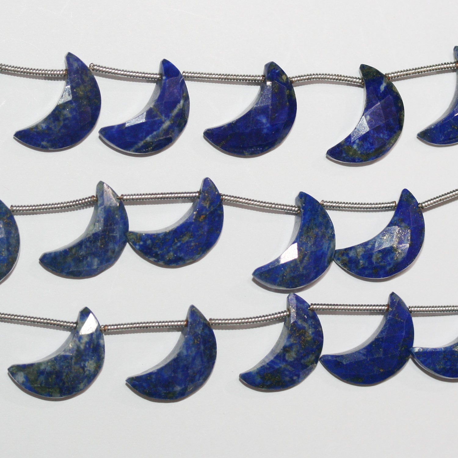 Cuentas de luna facetadas de lapislázuli de 8" de St. 16x7 mm - Hilo de 20 cm.