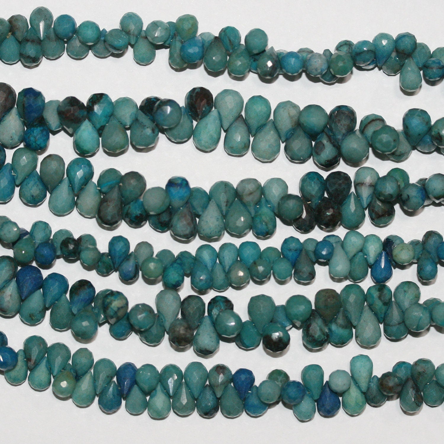 Perles en forme de goutte à facettes en chrysocolle St de 8 pouces, 8 x 5 mm. - Fil de 20 cm.