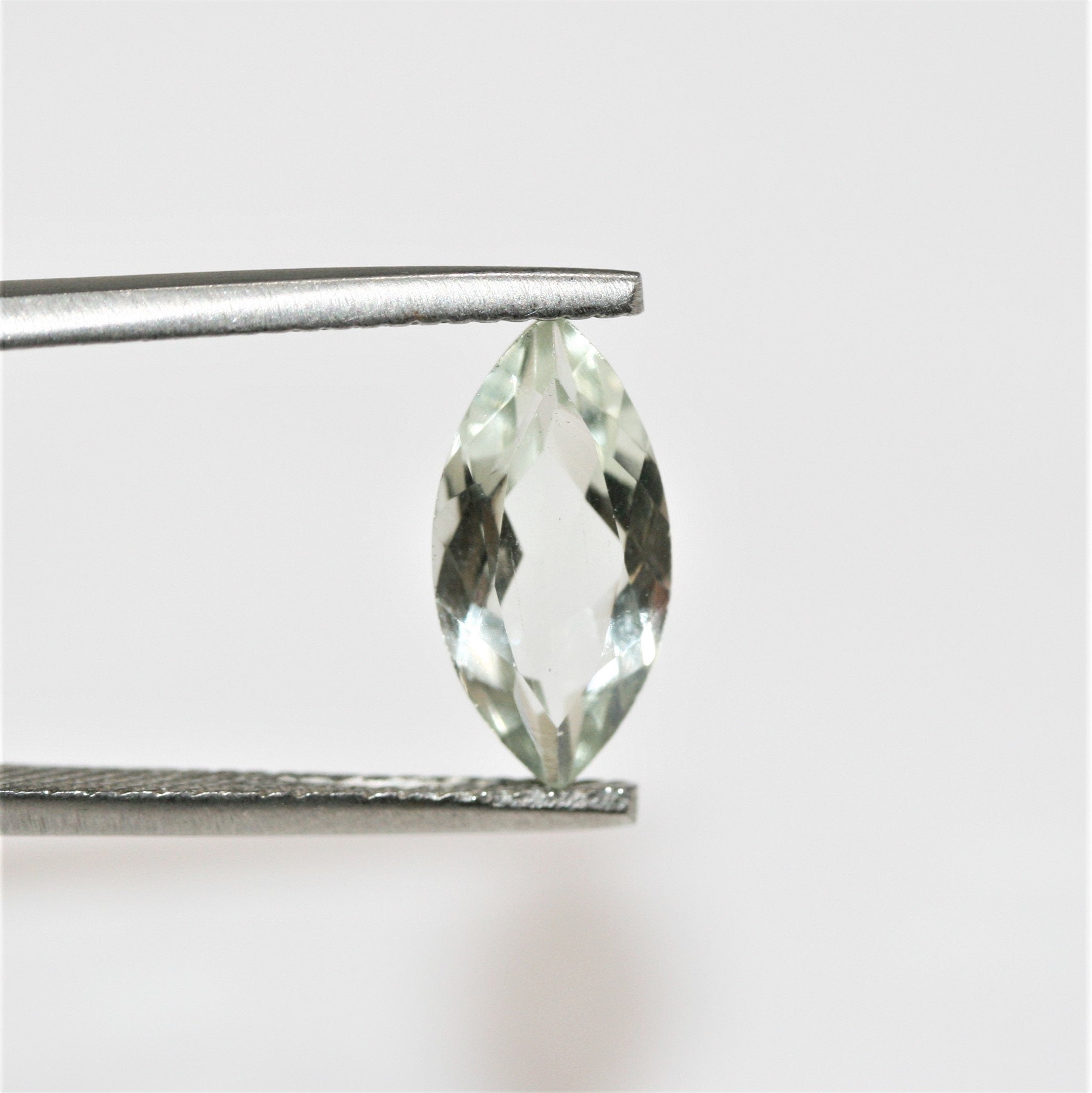 Lot de 4 pièces de prasiolite facettées en forme de marquise, 14 x 7 mm.