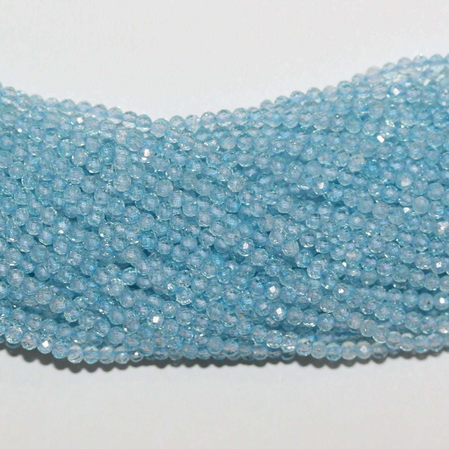 Perles rondes à facettes en topaze bleue, 15 pouces, 2,5 mm - Fil de 39 cm