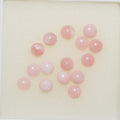 Lot de 15 cabochons ronds en opale rose de 4 mm. (15 pièces).