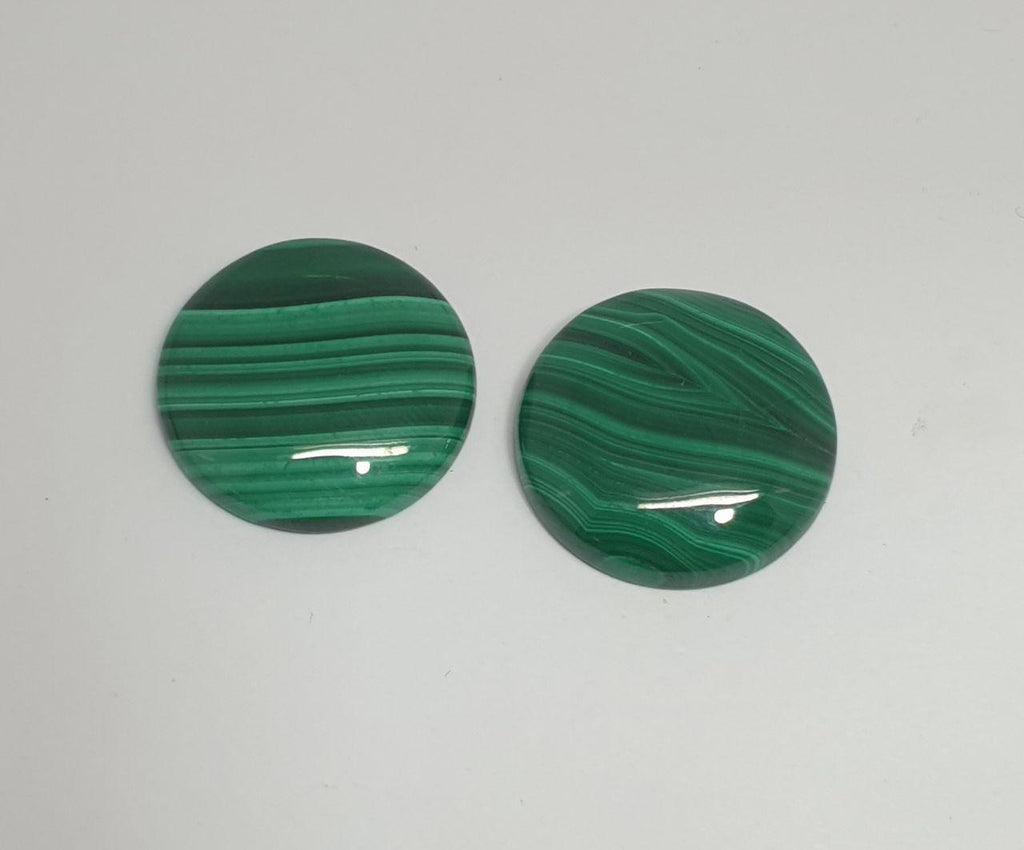 Lote de 2 cabujones redondos de malaquita de 20 mm (2 unidades). Malaquita genuina natural sin tratar.