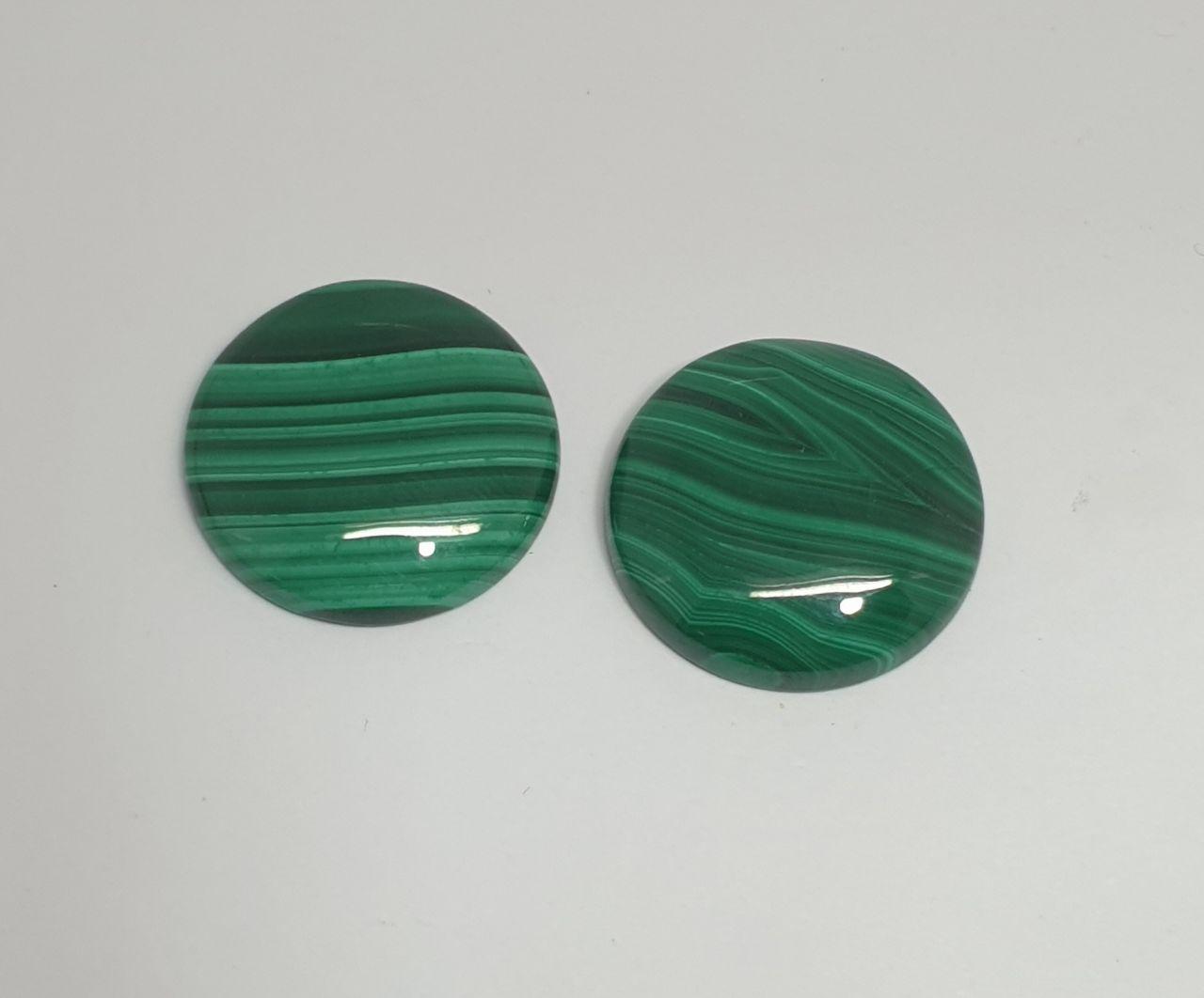 Lote de 2 cabujones redondos de malaquita de 20 mm (2 unidades). Malaquita genuina natural sin tratar.